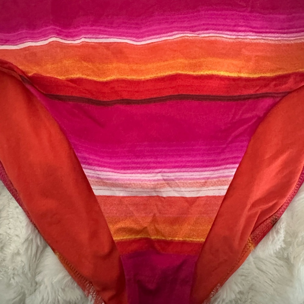 Trina Turk Soltice Stripe Plunge One-Piece (12) & Matching Sarong (small) - Picture 6 of 8